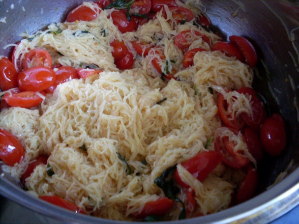 Capellini s bazalkou a paradajkami - obrázok 4