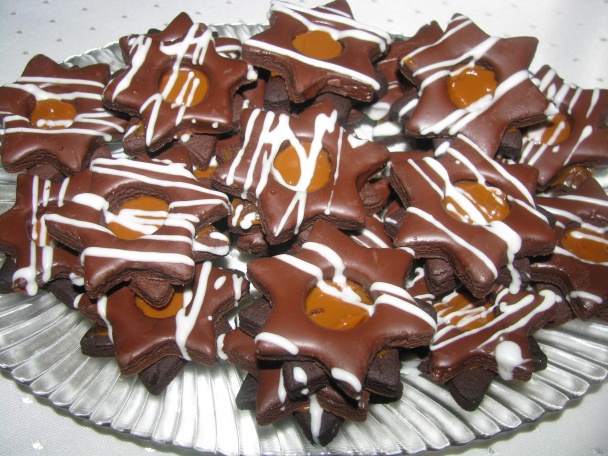 Lahodné sušienky s čokoládou a karamelovou plnkou.(fotorecept) - obrázok 6