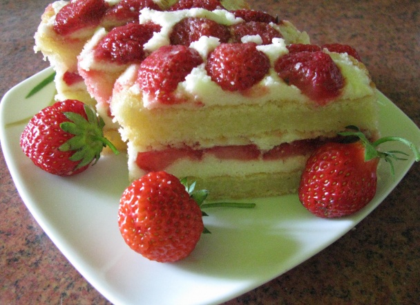 Jednoduchý a výborný zákusok z čerstvých jahôd... - obrázok 3