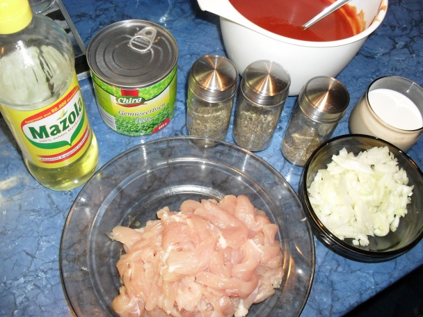 Cestoviny s kuracím mäskom v rajčinovej omáčke(fotorecept) - obrázok 1