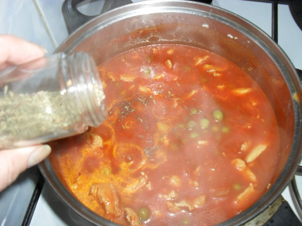 Cestoviny s kuracím mäskom v rajčinovej omáčke(fotorecept) - obrázok 5