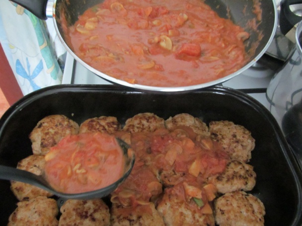 Zapekané frikadelky v rajčinovej omáčke (fotorecept) - obrázok 7