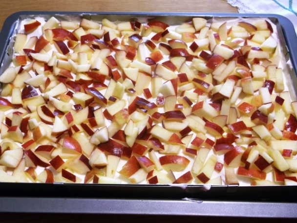 Nepečený jablkový koláč - obrázok 4