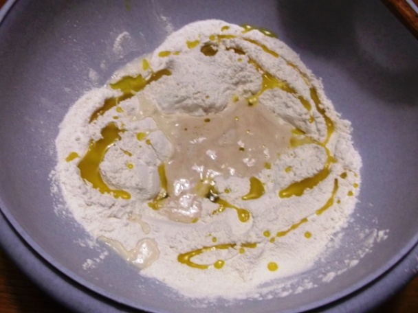 Plnené pizza štangle s cesnakovým dressingom (fotorecept) - obrázok 2