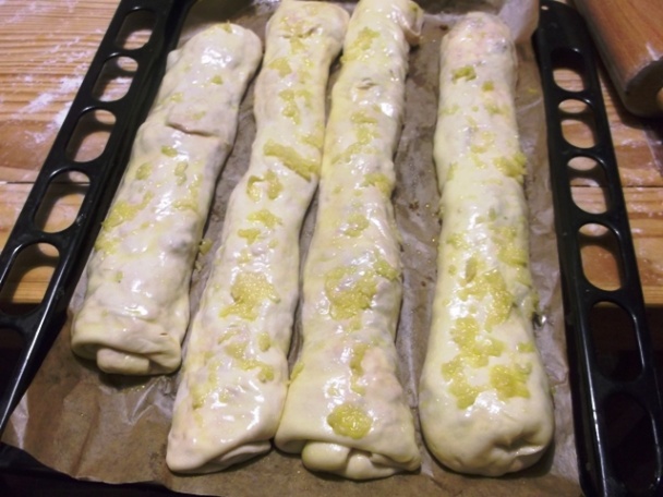 Plnené pizza štangle s cesnakovým dressingom (fotorecept) - obrázok 7