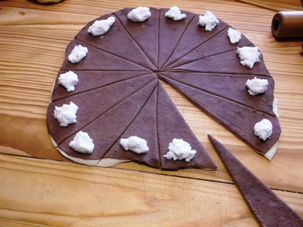 Plnené farebné špirálové rohlíčky na sladko (fotopostup) - obrázok 8