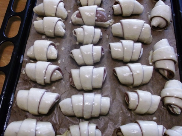 Plnené farebné špirálové rohlíčky na sladko (fotopostup) - obrázok 11