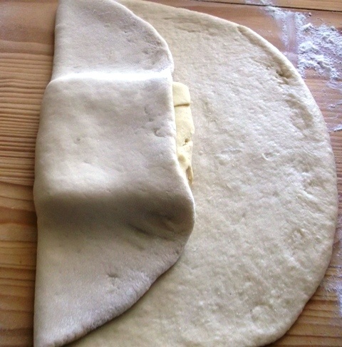 Orechové koláče z kysnutého lístkového cesta (fotorecept) - obrázok 5