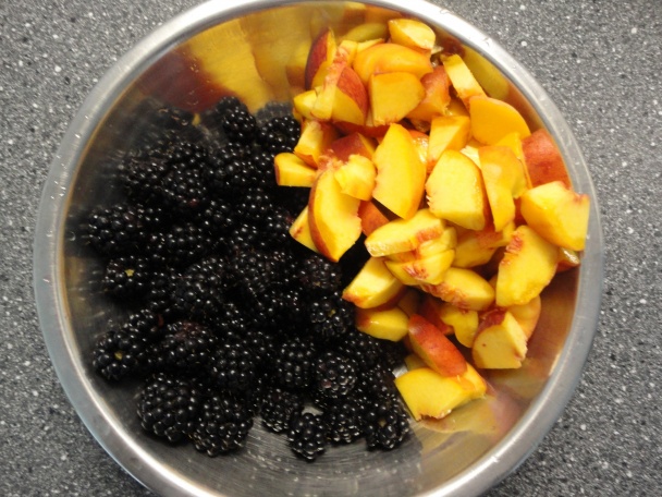 Hrnčekový ovocný koláč - obrázok 1