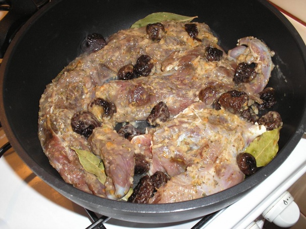 Srnčia sviečková v gaštanovej omáčke so slivkami (fotorecept) - obrázok 3