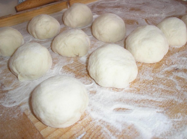 Jahodové parené buchty s jahodovou omáčkou (fotorecept) - obrázok 2