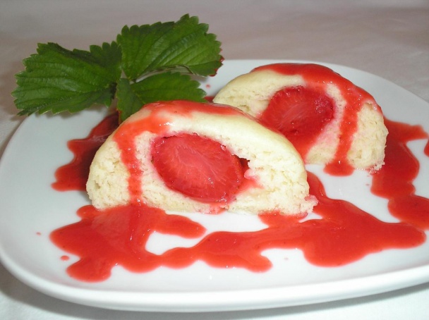 Jahodové parené buchty s jahodovou omáčkou (fotorecept) - obrázok 8