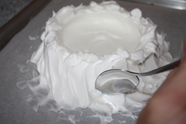 Snehová torta s tvarohom a ovocím (fotorecept) - obrázok 5