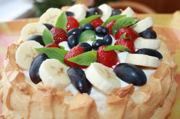 Snehová torta s tvarohom a ovocím (fotorecept) - obrázok 10