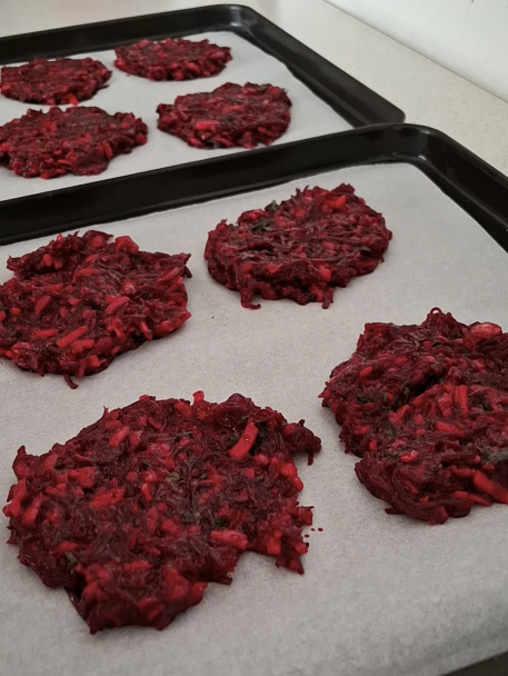 Cviklové placky s medvedím cesnakom (fotorecept)  - obrázok 3