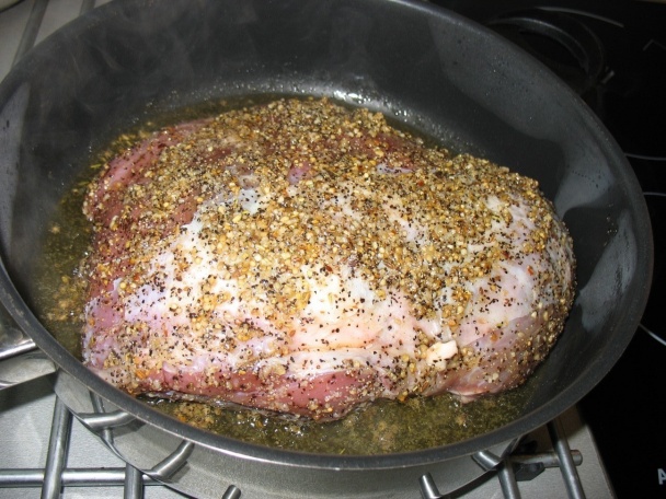 Teľací roastbeef so šípkovou omáčkou a plnenými pečenými zemiakmi (fotorecept) - obrázok 1