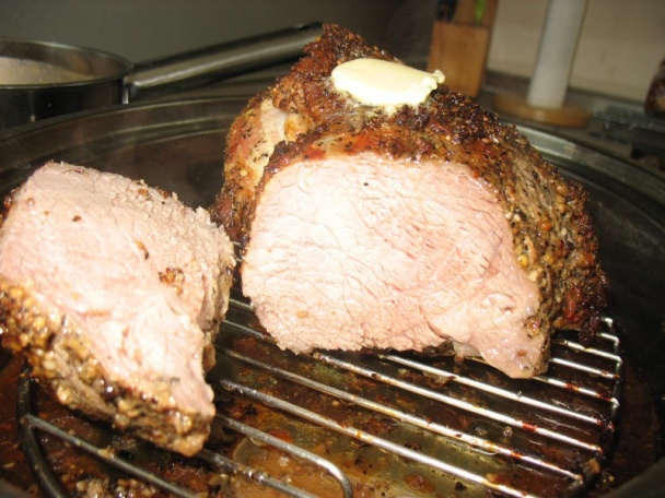 Teľací roastbeef so šípkovou omáčkou a plnenými pečenými zemiakmi (fotorecept) - obrázok 6