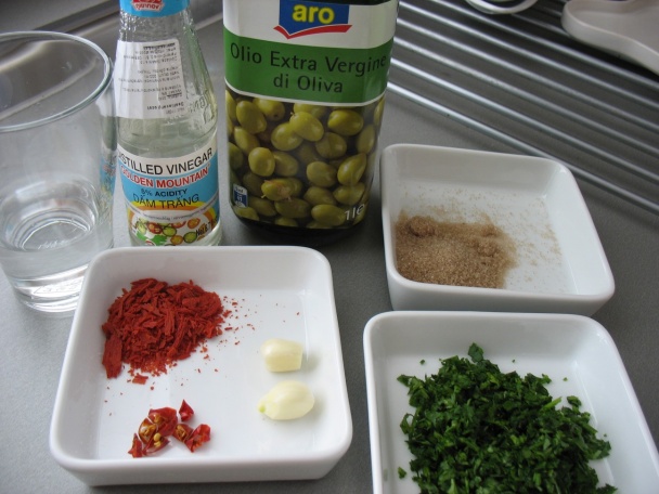 Grilované kuracie srdiečka na bagete s omáčkou   - obrázok 3