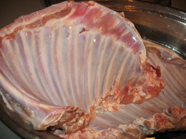 Pečené rebierka z mladého jahniatka s kašou zo sladkých zemiakov s pomarančom a šalviovým maslom (fo - obrázok 1