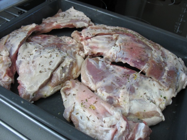 Pečené rebierka z mladého jahniatka s kašou zo sladkých zemiakov s pomarančom a šalviovým maslom (fo - obrázok 2