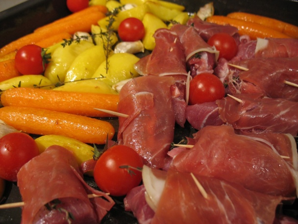 Bravčové paličky s prosciutom a pečenými zemiakmi - obrázok 4