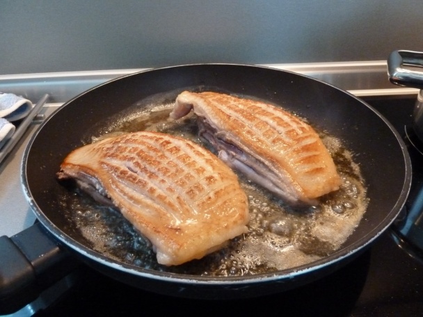 Kačacie prsia na brusnicovej omáčke so zemiakovým pyré (fotorecept) - obrázok 3