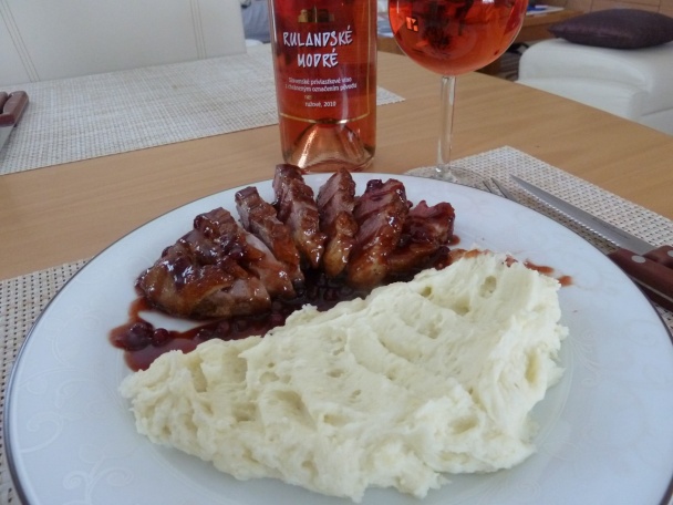 Kačacie prsia na brusnicovej omáčke so zemiakovým pyré (fotorecept) - obrázok 9