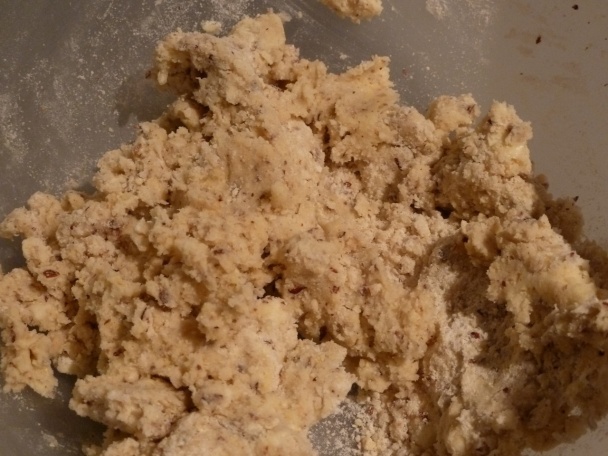 Jahodovo-karamelový dezert s mascarpone, vaječným likérom a praženými lieskovcami (fotorecept) - obrázok 2