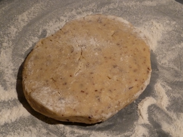 Jahodovo-karamelový dezert s mascarpone, vaječným likérom a praženými lieskovcami (fotorecept) - obrázok 3