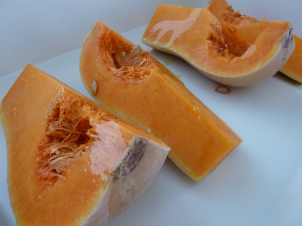 Mušle sv. Jakuba na tekvicovo-medovom kréme a foie gras so šalviou opečenou na masle (fotorecept) - obrázok 1