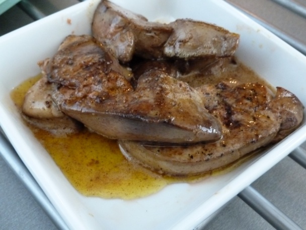 Mušle sv. Jakuba na tekvicovo-medovom kréme a foie gras so šalviou opečenou na masle (fotorecept) - obrázok 5