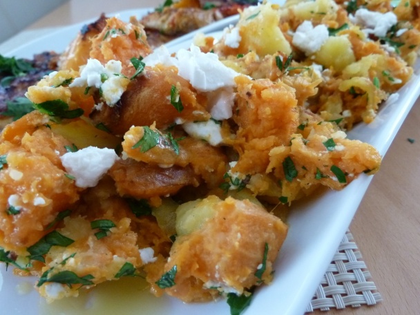 Kuracie stehienka Piri-piri s prílohou zo sladkých zemiakov s feta syrom (fotorecept) - obrázok 9