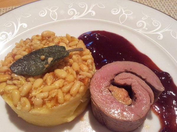 Balotínka z kačacích pŕs s foie gras, zemiakové pyré so šalviovými píniovými orieškami a brusnicami - obrázok 9