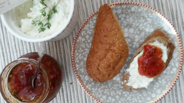 Prírodný ,,syr,, z gréckeho jogurtu s tymianom - obrázok 4