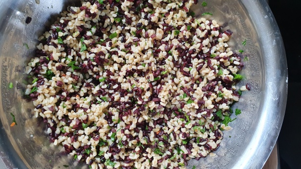 Losos v papilote s bulgurom, červenou ryžou a cuketou (fotorecept) - obrázok 2