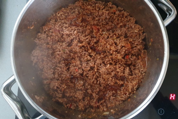 Hummus s mletým mäsom a domácim kváskovým pita chlebom (fotorecept) - obrázok 1