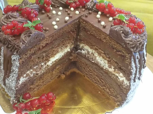 Torta plnená bešamelovým krémom a mascarpone - obrázok 5