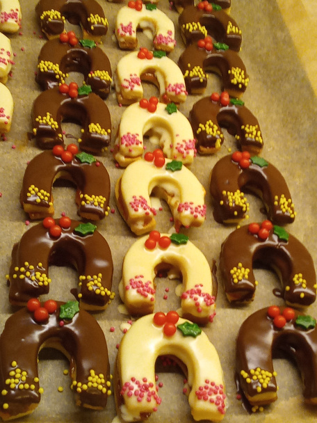 Vianočné pečivo - podkovičky  - obrázok 5