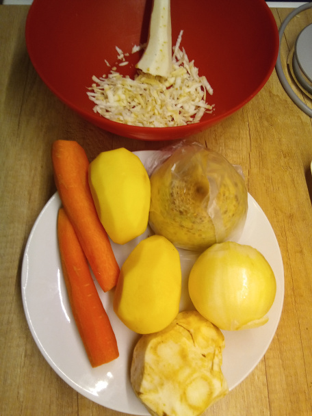 Zeleninová polievka s krupicovými nočkami (fotorecept) - obrázok 1