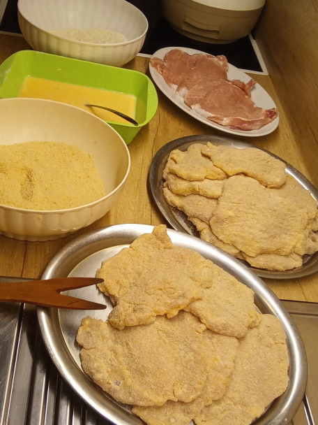 Vyprážané rezne z bravčového mäsa - obrázok 2