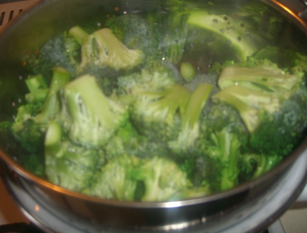 Cestovinový šalát s paradajkami a brokolicou - obrázok 2