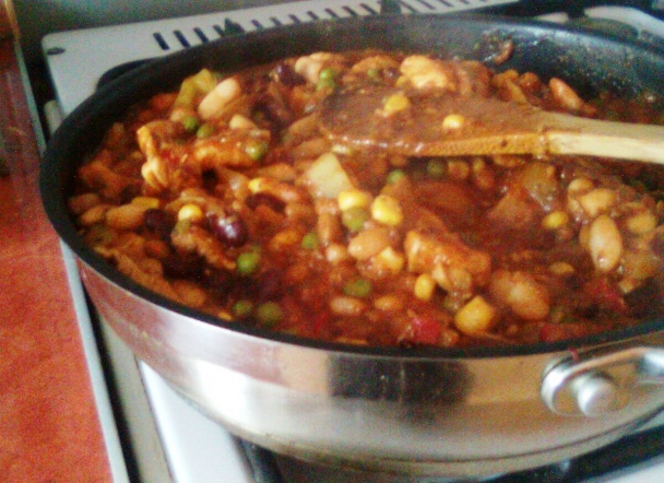 Morčacie prsia so šampiňónmi, zeleninou a fazuľou v paradajkovej omáčke - obrázok 2