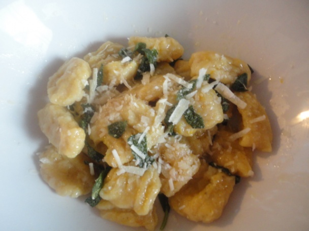 Tekvicové gnocchi s maslovo-šalviovou omáčkou (fotorecept) - obrázok 10