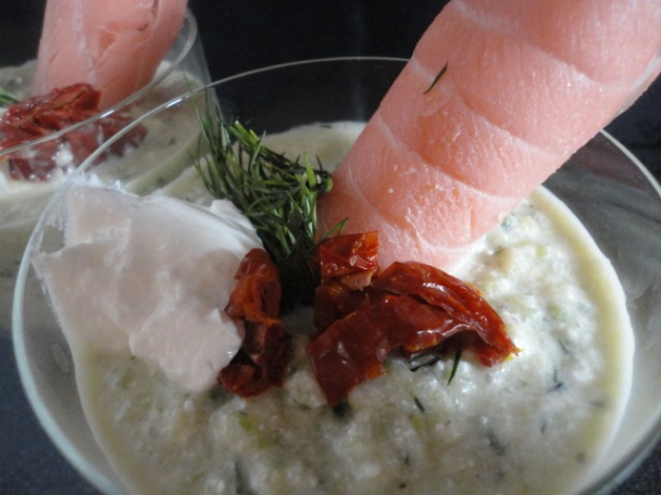 Uhorkovo-jablkový krém s údeným lososom (fotorecept) - obrázok 6