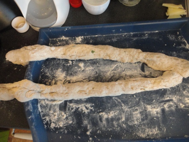 Pane di pasqua con salvia e pecorino (taliansky chlebový veniec so šalviou a pecorinom)(fotorecept) - obrázok 3