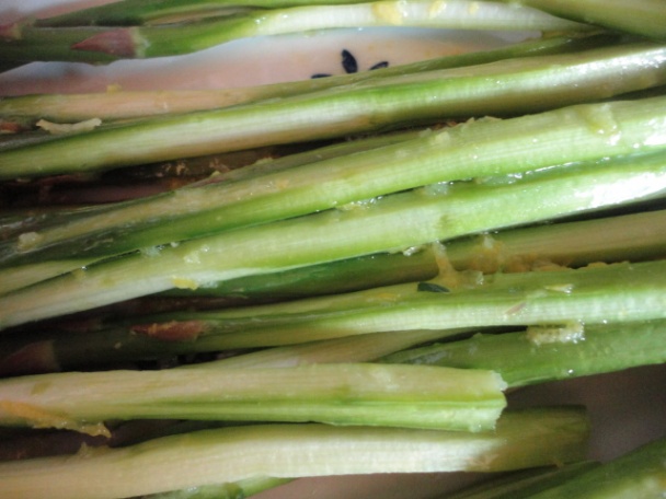 Grilovaná špargľa s parmezánom (fotorecept) - obrázok 3