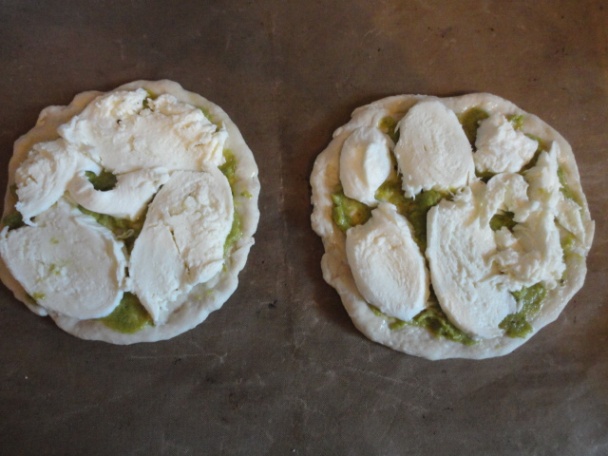 Pizza so zelenou špargľou a mozzarellou (fotorecept) - obrázok 3