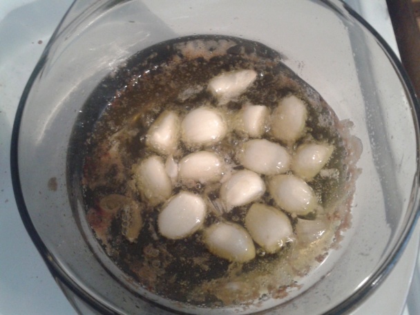 Bochníčky s restovanými paradajkami a cesnakom - obrázok 4