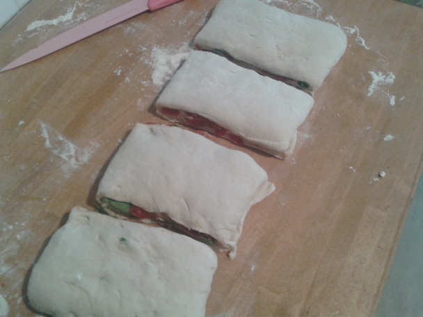 Bochníčky s restovanými paradajkami a cesnakom - obrázok 11