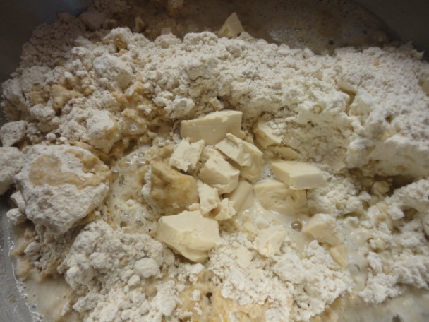 Rustikálne chlebové žemličky so sušenými rajčinami - obrázok 1